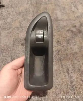 Renault Laguna II Quarter vent window switch 8200016014