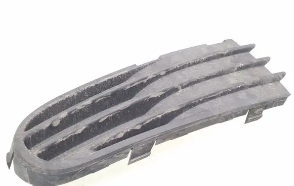 Volvo V50 Front bumper lower grill 30657010