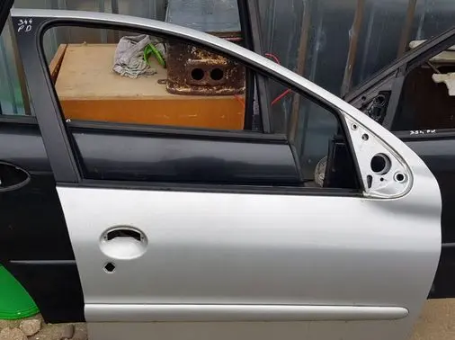 Peugeot 206 Front door