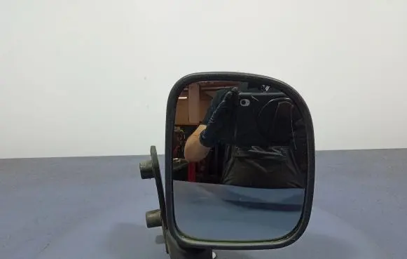 Hyundai H200 Front door electric wing mirror