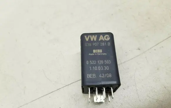 Volkswagen PASSAT B6 Glow plug pre-heat relay 038907281B