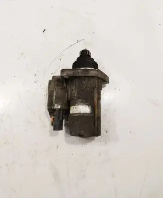 Volkswagen Golf V Starter motor 02m911024