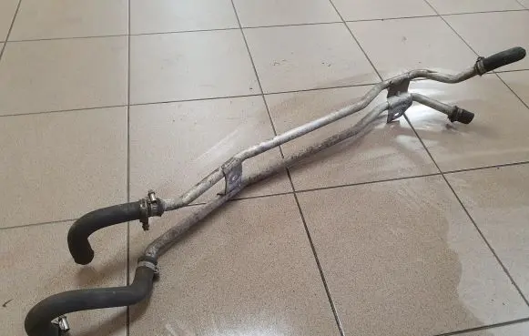 Mercedes-Benz Vito Viano W639 Engine coolant pipe/hose