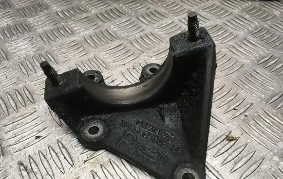 Ford Focus Engine mounting bracket XS4C3K305CB