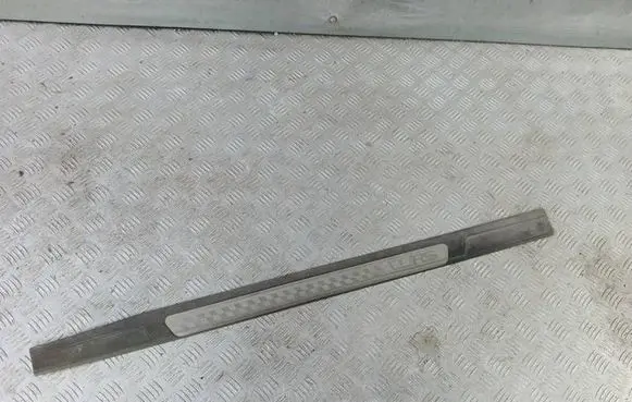 Skoda Octavia Mk2 (1Z) Front sill trim cover 1Z0853491
