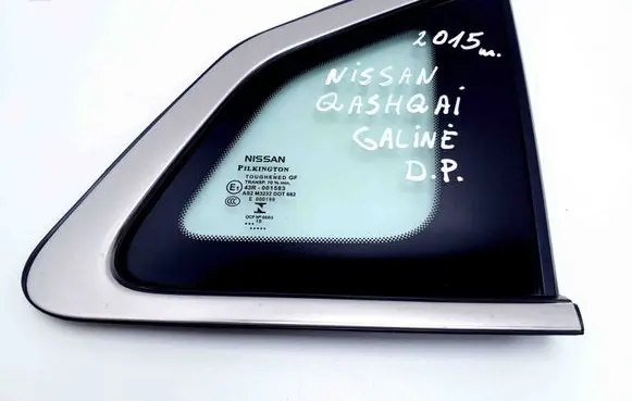 Nissan Qashqai Rear vent window glass 833124EA0A 43R001583