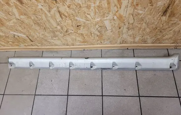 Sill/side skirt trim
