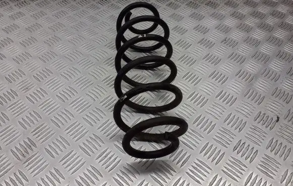 Toyota Auris 150 Rear coil spring