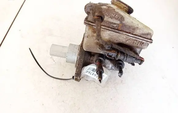 Master brake cylinder