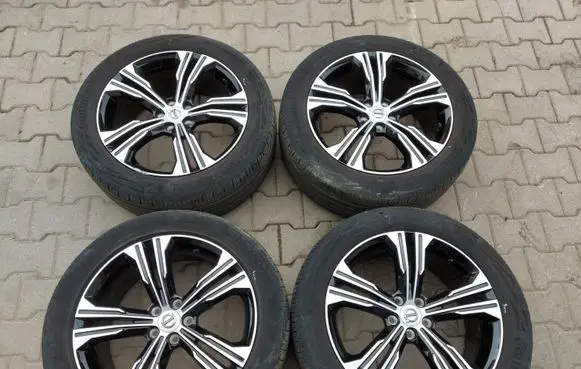 Volvo XC40 R16 alloy rim 31471556
