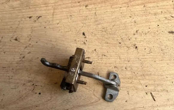 Peugeot 406 Front door check strap stopper