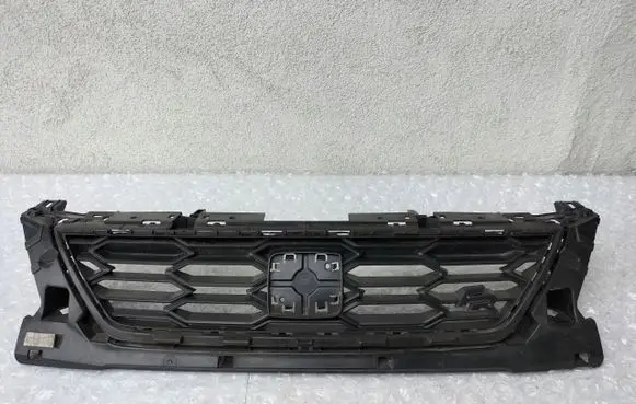 Seat Leon (5F) Front bumper upper radiator grill 5F0853654J