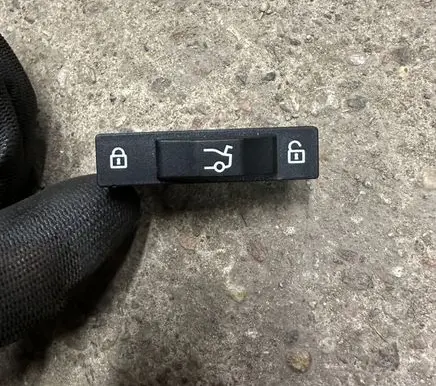 BMW 5 F10 F11 Tailgate/boot open switch button 9253779