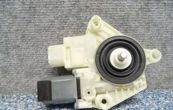 BMW 7 G11 G12 Front door window regulator motor 7181702