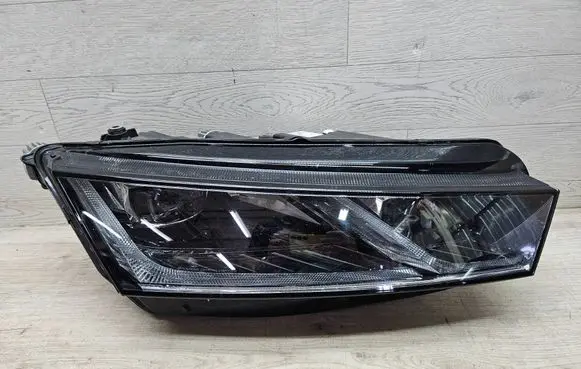 Skoda Octavia Mk4 Headlight/headlamp 5E4941016A