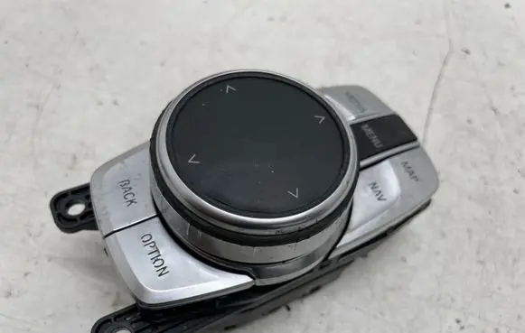 BMW 7 G11 G12 Head unit multimedia control 6821892