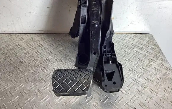 Volkswagen Tiguan Brake pedal 5Q1723058CE