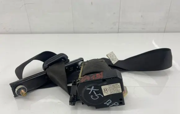 BMW X5 E53 Front seatbelt 040178