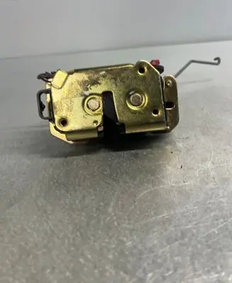 Chrysler Voyager Tailgate lock latch 678AA