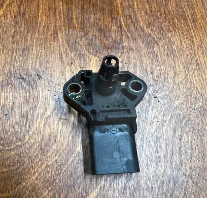 Volkswagen Touran I Air pressure sensor 038906051C