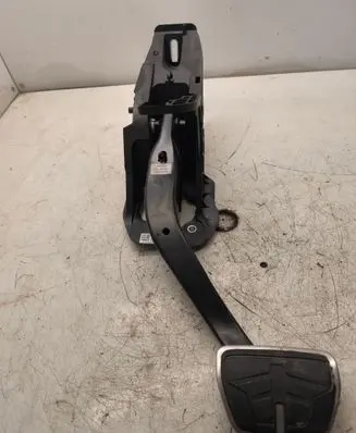BMW 4 G22 G23 G24 G26 Brake pedal 6874281