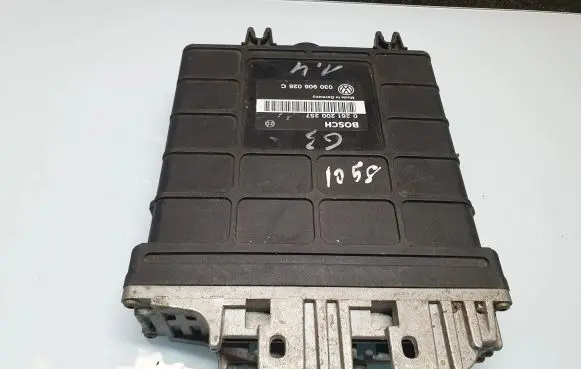 Volkswagen Golf III Engine control unit/module 030906026C 0261200257