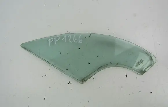 Citroen C3 Front triangle window/glass 