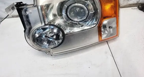 Land Rover Discovery 3 - LR3 Headlight/headlamp XBC500052