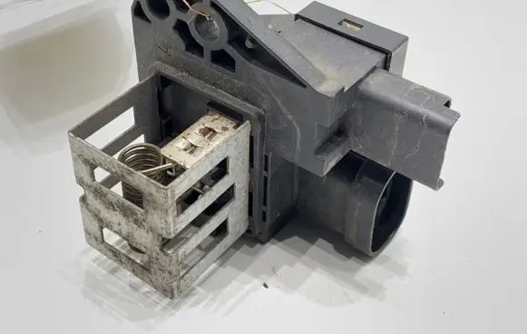 Citroen C3 Fan control module 9827892380