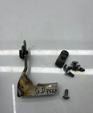 Isuzu D-Max Tailgate hinge 
