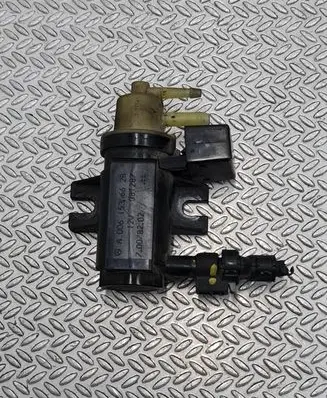 Mercedes-Benz B W245 Vacuum valve A0061536628 08T287 70078202
