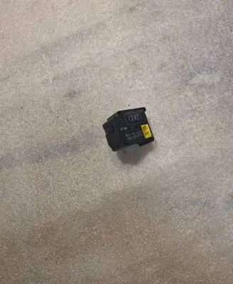 Audi A8 S8 D2 4D Air flap motor/actuator 4D0820511A