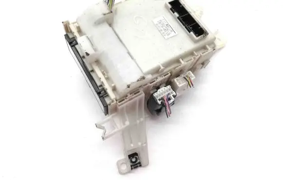 Toyota Verso-S Central body control module 827300F051C