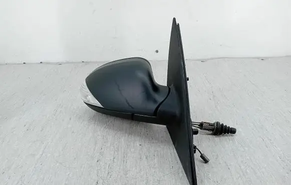 Front door electric wing mirror