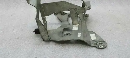 Mercedes-Benz ML W164 Fuel filter bracket/mount holder A1645001431