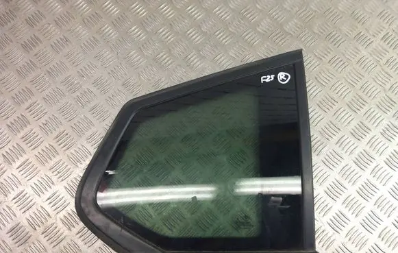 BMW X3 F25 Rear side window 7205646