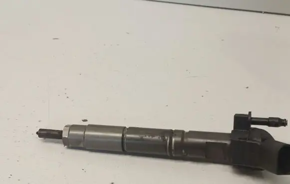 Mercedes-Benz ML W164 Fuel injector A642070 A6420701387 0445115064