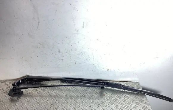 Lexus LS 460 - 600H Front wiper blade arm