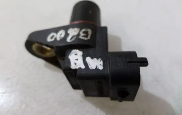 Mercedes-Benz B W245 Camshaft position sensor A0051531328