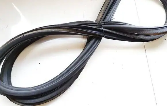 Opel Zafira B Rubber seal rear door