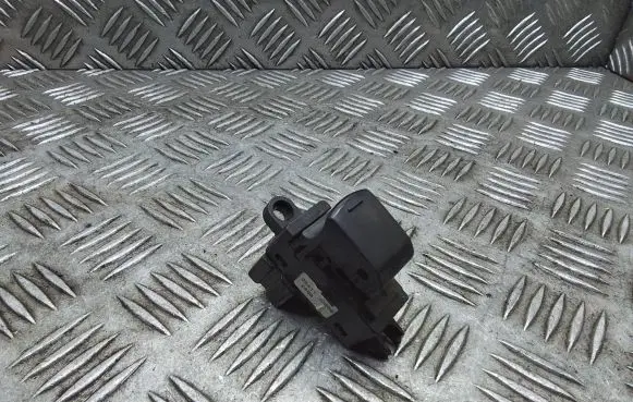 Nissan Qashqai+2 Electric window control switch 25411JD000