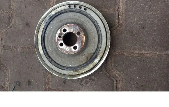 Opel Zafira B Crankshaft pulley 