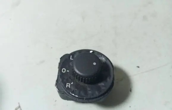 Skoda Octavia Mk2 (1Z) Wing mirror switch 1Z1959565A