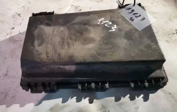 Opel Astra H Fuse box cover 13125865