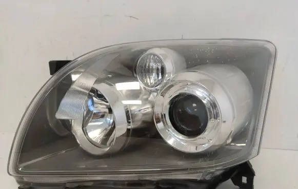 Toyota Avensis T250 Headlight/headlamp 35108
