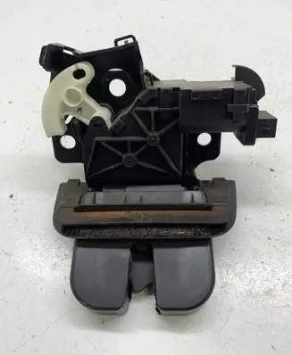 Audi A4 S4 B7 8E 8H Tailgate/trunk/boot lock/catch/latch 8E9827520A 8P4827505D