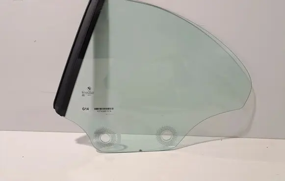 BMW 8 G14 Rear vent window glass 7428515