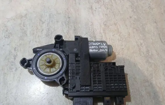 Citroen C4 Grand Picasso Front door window regulator motor 9682495680