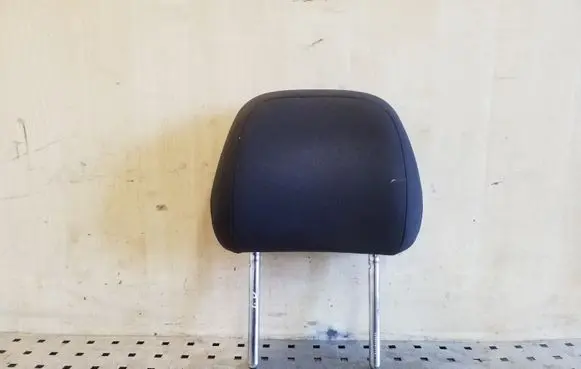 Volkswagen PASSAT B8 Front seat headrest 