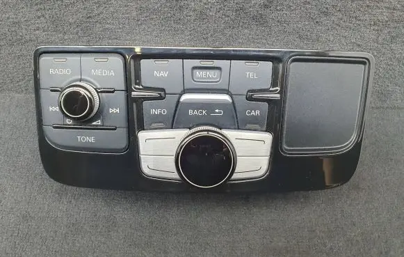 Head unit multimedia control